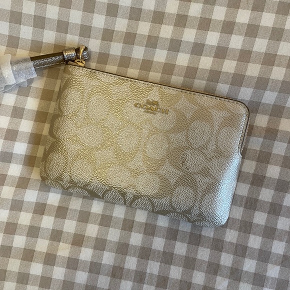 Coach Wristlet - Picture 1 of 3
